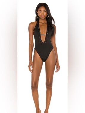 ✨ GIGI C Carrie One Piece in Black